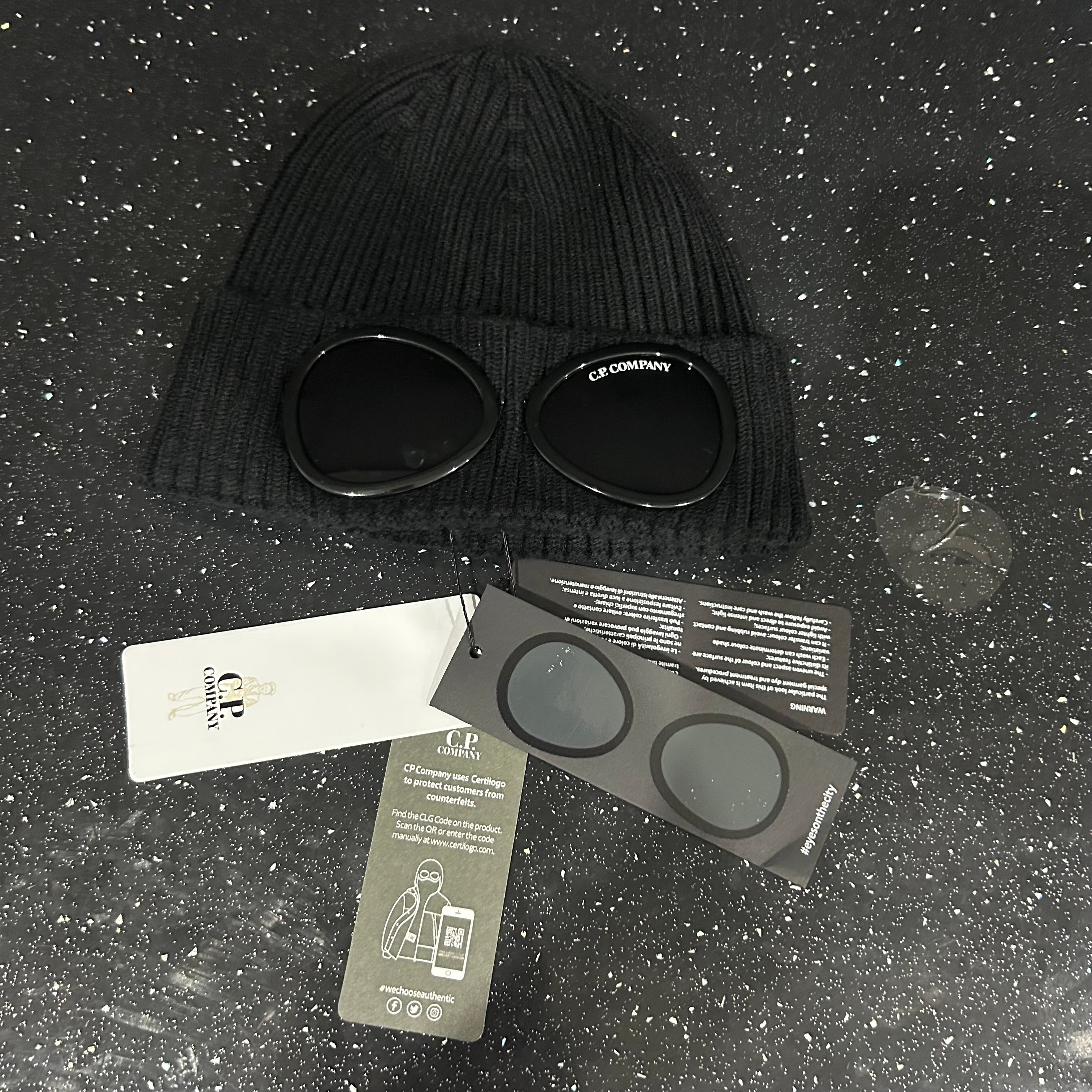 Black Beanie (CL QR Code)