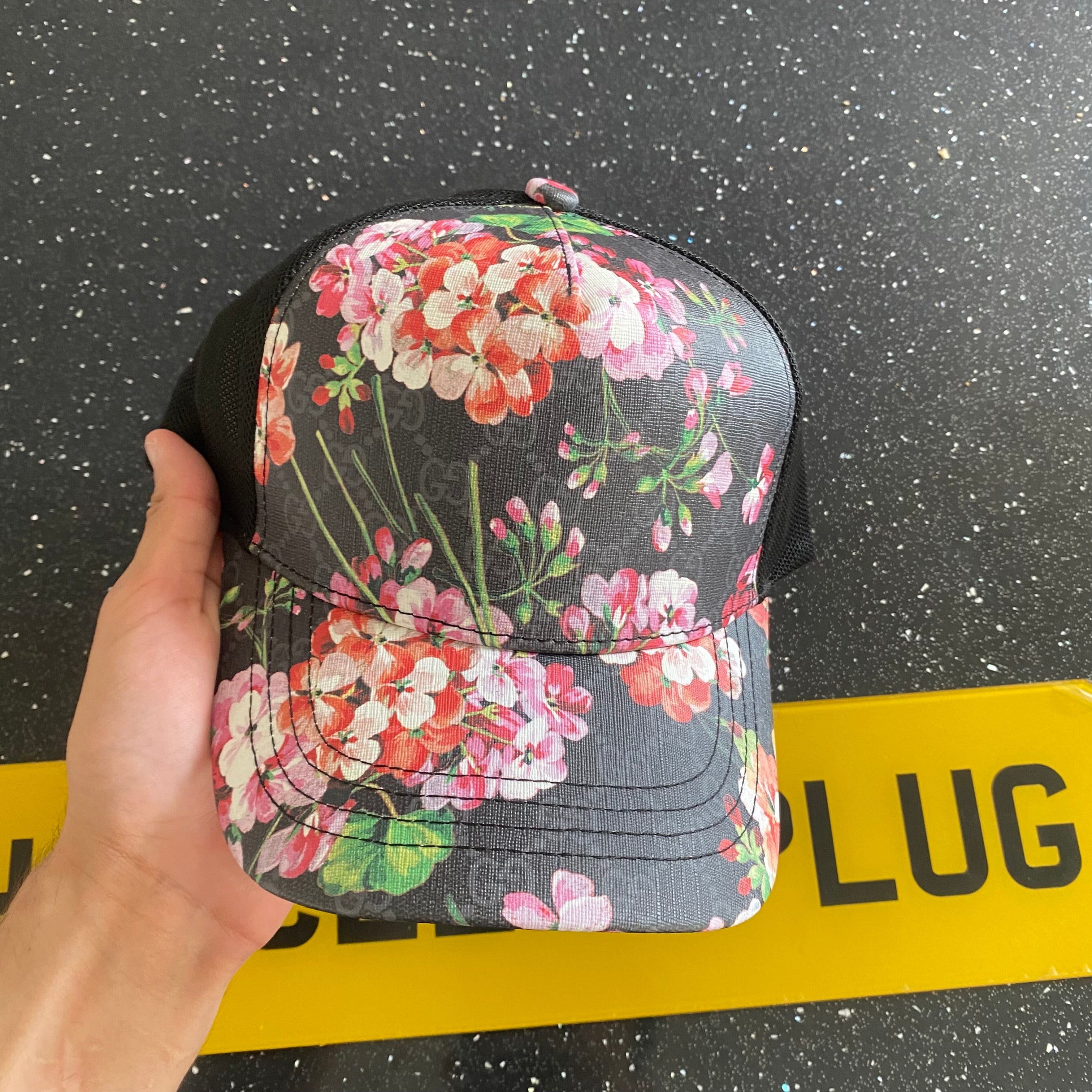 Black Red Flower Cap